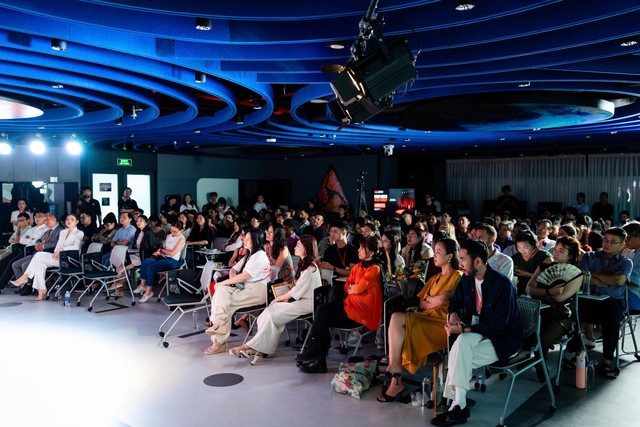 TEDxTanDinh 2026: Khi một sân khấu 100 người tạo nên những cuộc trò chuyện vượt ra ngoài sự kiện - Ảnh 3.