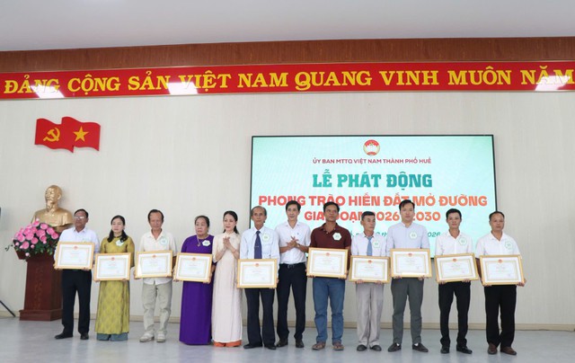 TP Huế: Lan tỏa phong trào "Hiến đất mở đường" giai đoạn mới - Ảnh 4.