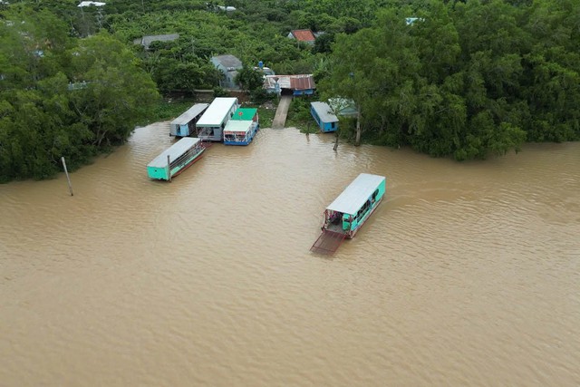 An toàn trên những chuyến phà ngang- Ảnh 1.