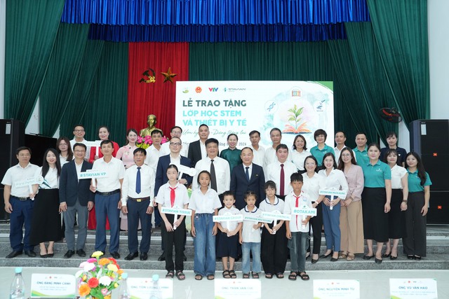 Stavian trao tặng phòng học STEM và thiết bị y tế tại Bắc Ninh- Ảnh 1.