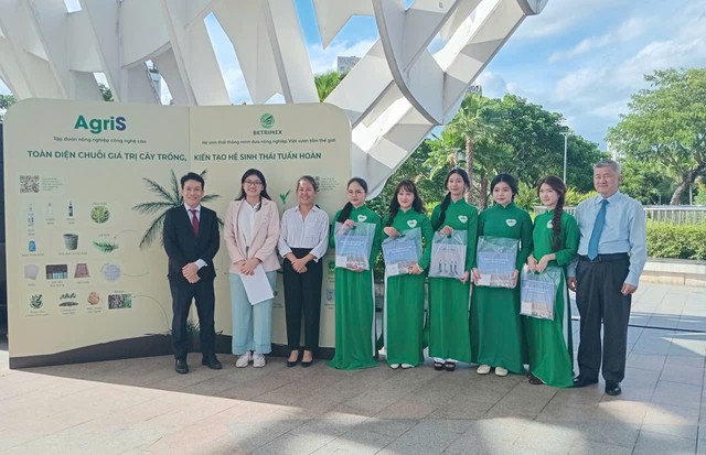 Hội Marketing Việt Nam đồng hành cùng triển lãm giới thiệu sách ảnh của NSNA Nguyễn Á tại Đà Nẵng- Ảnh 3.