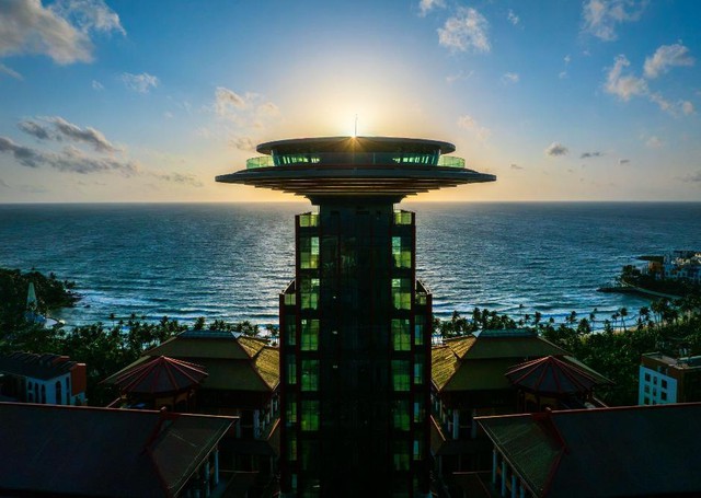 “Vật thể lạ” xuất hiện ở Hòn Thơm, Phú Quốc: Là UFO hay biểu tượng của hoàng gia triều Nguyễn được tái hiện?- Ảnh 5.