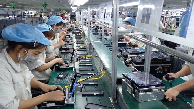 Xuất khẩu điện thoại và linh kiện tăng 18,6%, thị trường châu Á bứt phá- Ảnh 1.