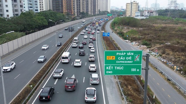 CSGT xử phạt lỗi không giữ khoảng cách an toàn trên cao tốc Pháp Vân - Nghi Sơn từ 27/8- Ảnh 1.