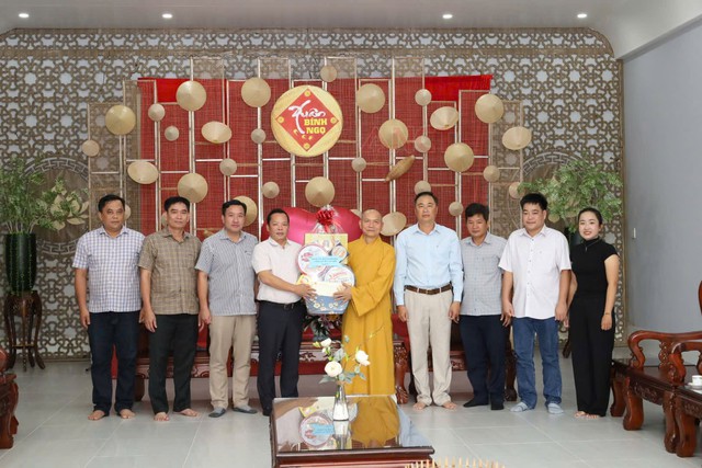 Công an TP Cần Thơ thăm, chúc mừng dịp Lễ Vu Lan năm 2026 - Ảnh 2.