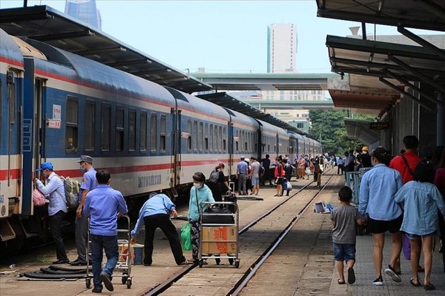 Vé tàu Tết Đinh Mùi 2027 mở bán từ ngày 30/8 - Ảnh 1.