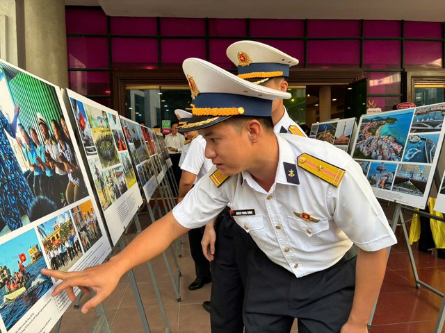 Nghệ sĩ nhiếp ảnh Nguyễn Á kể "Chuyện về Biển đảo Quê hương"- Ảnh 8.