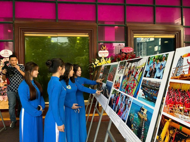 Nghệ sĩ nhiếp ảnh Nguyễn Á kể "Chuyện về Biển đảo Quê hương"- Ảnh 9.