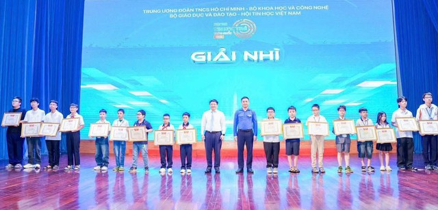 Tổng kết và trao giải Hội thi Tin học trẻ toàn quốc lần thứ 32- Ảnh 3.