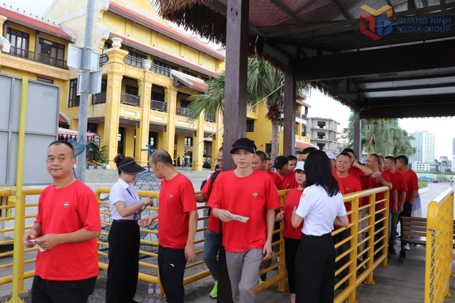 Quảng Ninh: Đón 155.000 lượt khách trong ngày 30/8- Ảnh 1.