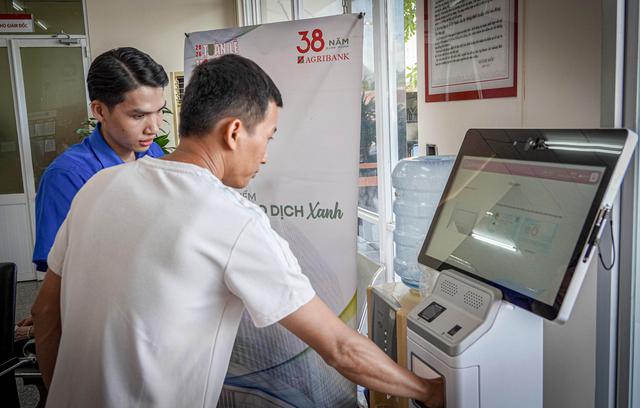 Agribank CN Bắc Long An lấy chuyển đổi số từ nhu cầu của người dân- Ảnh 4.