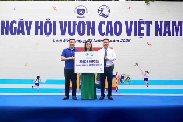 50 năm Vinamilk: Bền bỉ chăm sóc nền tảng cho thế hệ Việt Nam tương lai - Ảnh 2.