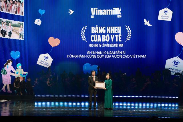 50 năm Vinamilk: Bền bỉ chăm sóc nền tảng cho thế hệ Việt Nam tương lai - Ảnh 8.