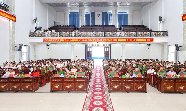 Tự hào 70 năm truyền thống lực lượng Cảnh sát kinh tế - Bản lĩnh, trách nhiệm, vì Nhân dân phục vụ- Ảnh 1.
