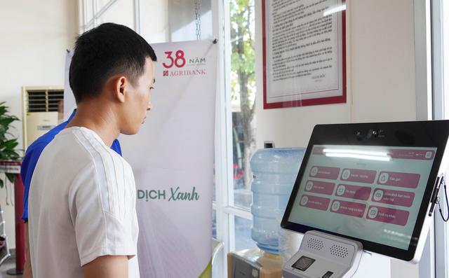 Agribank CN Bắc Long An lấy chuyển đổi số từ nhu cầu của người dân - Ảnh 5.