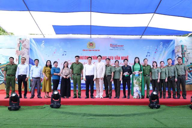 Chương trình giao lưu văn nghệ "Khát vọng hoàn lương - Vững bước tương lai" - Ảnh 2.