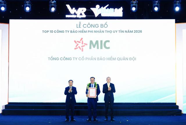 Bảo hiểm Quân đội 11 năm liên tiếp trong Top 10 Doanh nghiệp Bảo hiểm Phi nhân thọ uy tín - Ảnh 1.
