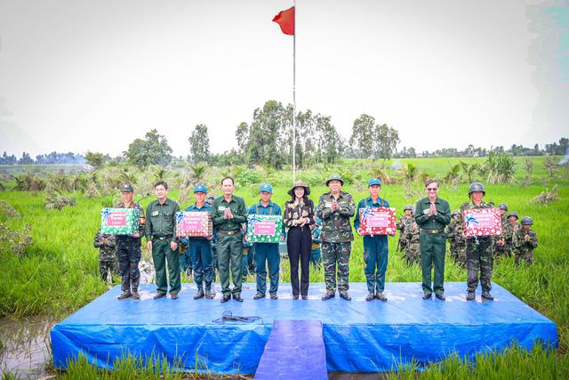 An Giang: Xã Vĩnh Thuận hoàn thành diễn tập chiến đấu phòng thủ năm 2026 - Ảnh 4.