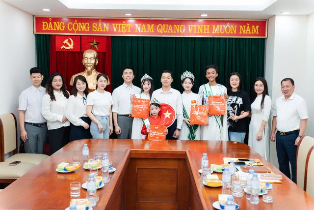 Kết nối và lan tỏa giá trị Việt: Đoàn Siêu mẫu Nhí Toàn cầu 2026 gặp mặt Ủy ban Trung ương Mặt trận Tổ quốc Việt Nam- Ảnh 3.
