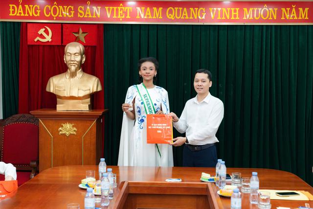 Kết nối và lan tỏa giá trị Việt: Đoàn Siêu mẫu Nhí Toàn cầu 2026 gặp mặt Ủy ban Trung ương Mặt trận Tổ quốc Việt Nam- Ảnh 2.