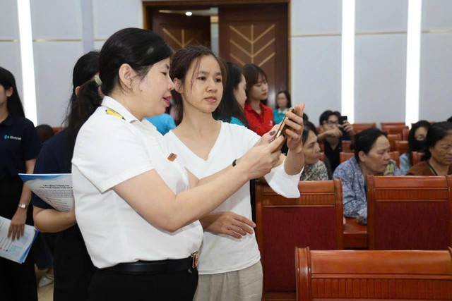 Hà Nội: Phường Yên Sở hỗ trợ chuyển đổi số cho các hộ kinh doanh, doanh nghiệp nhỏ và vừa- Ảnh 3.