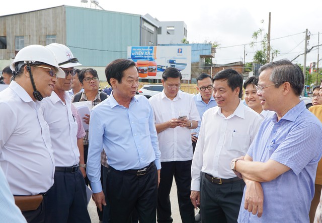 Bí thư Thành uỷ, Chủ tịch UBND TP Cần Thơ kiểm tra công trình, dự án trọng điểm trên địa bàn thành phố- Ảnh 4.