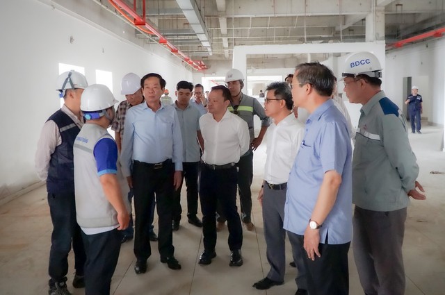 Bí thư Thành uỷ, Chủ tịch UBND TP Cần Thơ kiểm tra công trình, dự án trọng điểm trên địa bàn thành phố- Ảnh 6.