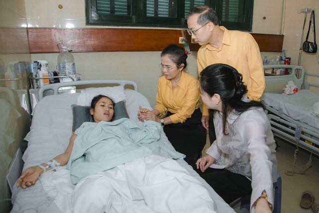 Hơn 2 tỷ đồng từ 9.000 tấm lòng cộng đồng đến với cô giáo quên mình cứu trẻ- Ảnh 1.