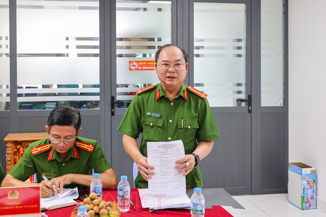 Công an TP Cần Thơ triển khai phương án chữa cháy, cứu nạn, cứu hộ tại Chung cư Hồng Loan 5C - Ảnh 5.
