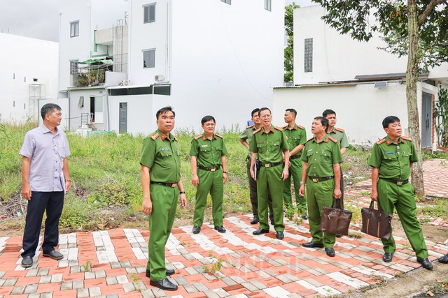 Công an TP Cần Thơ triển khai phương án chữa cháy, cứu nạn, cứu hộ tại Chung cư Hồng Loan 5C - Ảnh 8.