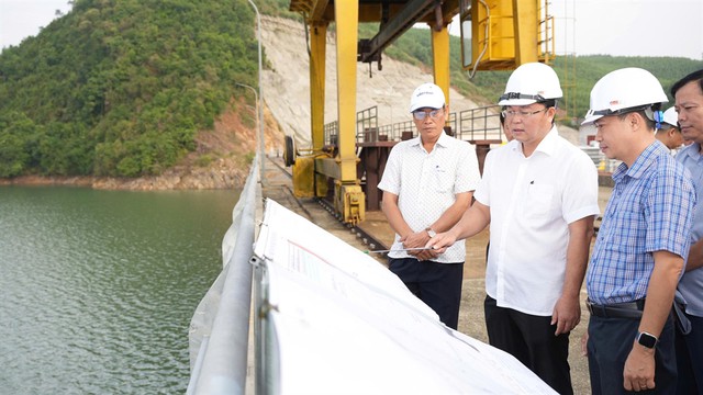 TP Huế: Bảo đảm vận hành an toàn các hồ chứa thủy lợi, thủy điện, chủ động ứng phó mưa lũ- Ảnh 2.