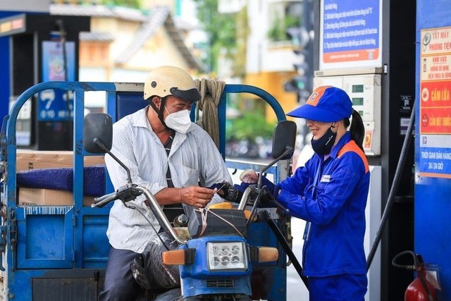Giá xăng tăng hơn 1.300 đồng/lít kỳ điều hành ngày 17/9 - Ảnh 1.