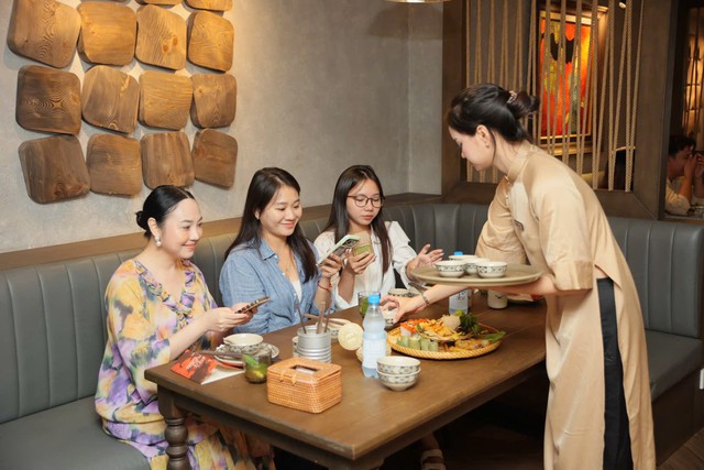 "Cửu Vị Duyên Hải": MAMMOM Restaurant ra mắt thực đơn mới, mở ra hành trình về miền ẩm thực duyên hải Trung Bộ- Ảnh 1.