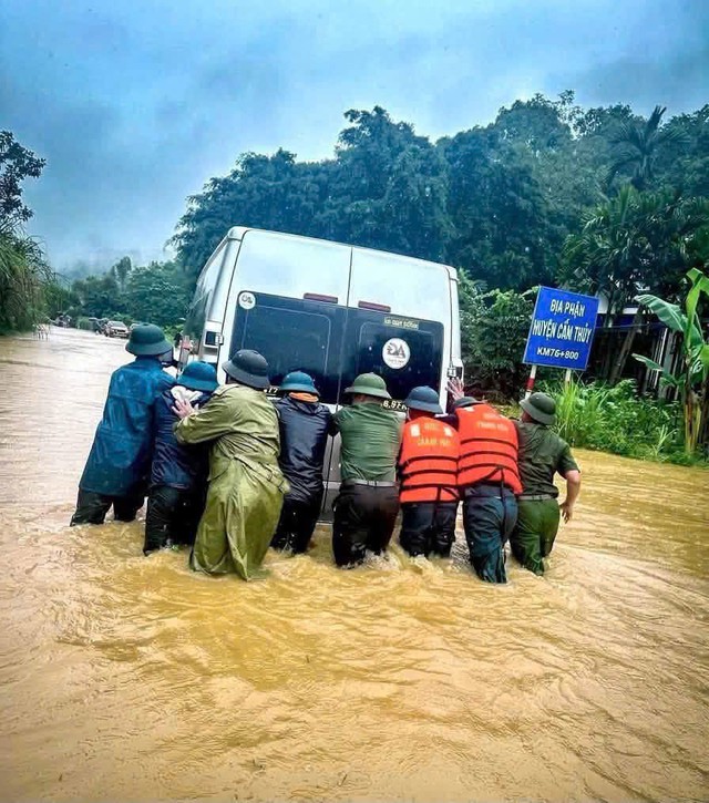 Thanh Hóa chuyển từ ứng phó sang khôi phục sau mưa lũ - Ảnh 3.
