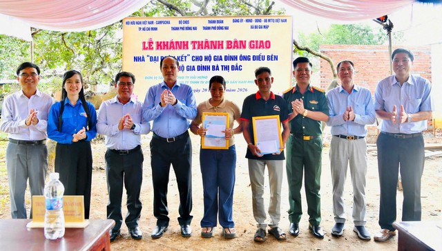 Ấm áp “Đêm hội Trăng rằm” và hành trình nghĩa tình nơi biên giới Bù Gia Mập - Ảnh 3.