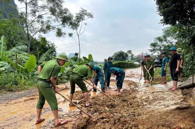 Thanh Hóa: Ra quân khắc phục hậu quả mưa lũ, xử lý các “điểm nghẽn” từ cơ sở - Ảnh 3.