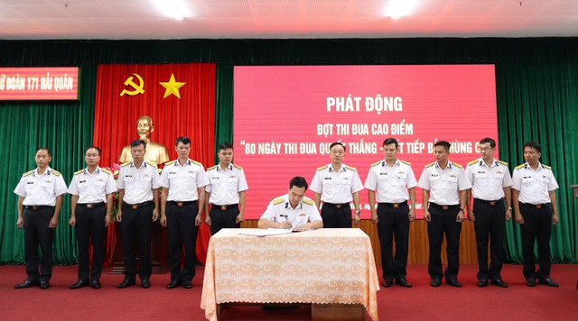 Lữ đoàn 171 Vùng 2 Hải quân thi đua viết tiếp bản hùng ca- Ảnh 2.