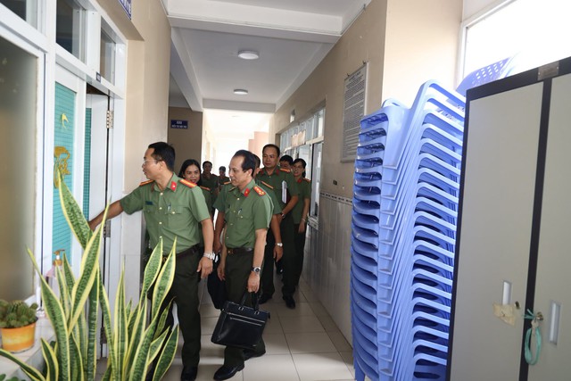 Công an TP Cần Thơ tiếp và làm việc với Đoàn kiểm tra của Cục Y tế - Bộ Công an- Ảnh 4.