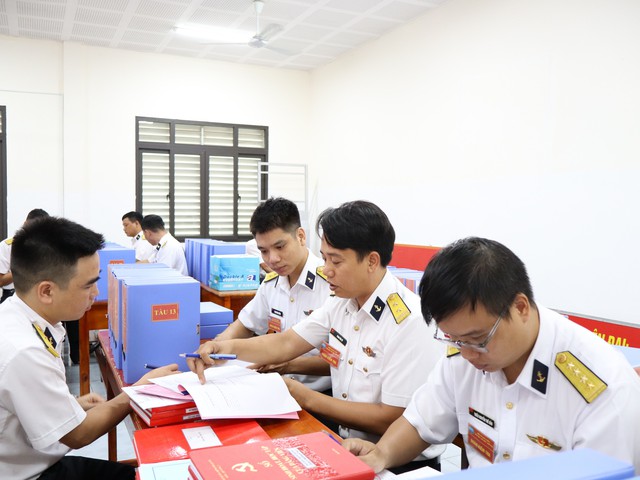 Lữ đoàn 171 Vùng 2 Hải quân thi đua viết tiếp bản hùng ca- Ảnh 6.