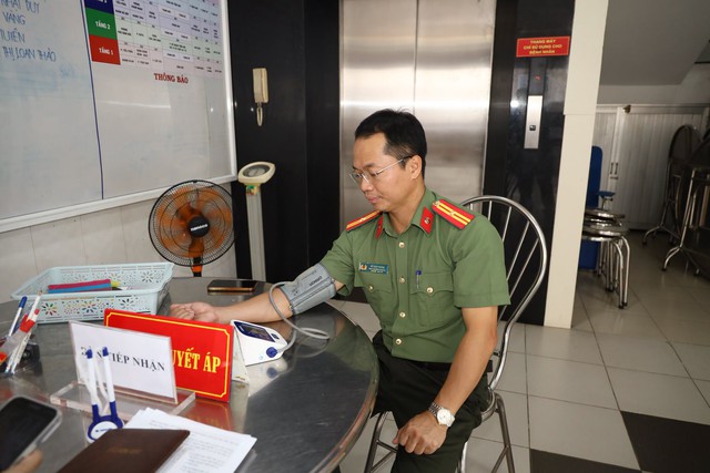 Công an TP Cần Thơ tiếp và làm việc với Đoàn kiểm tra của Cục Y tế - Bộ Công an- Ảnh 7.