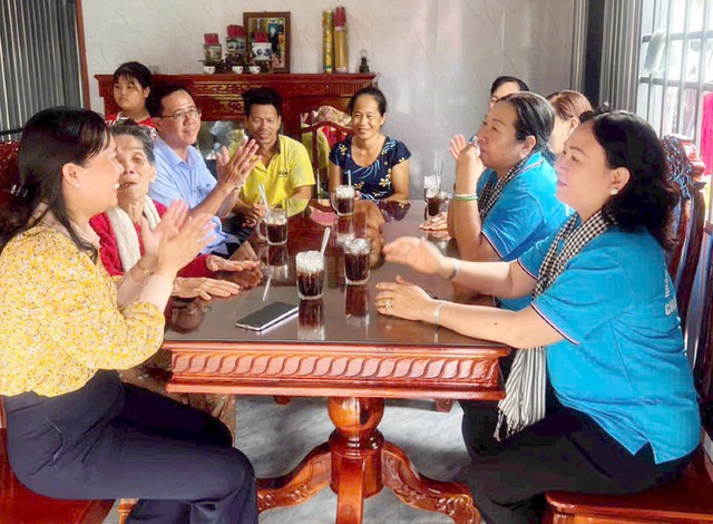 An Giang: Bàn giao 6 căn nhà Đại đoàn kết cho các hộ có hoàn cảnh khó khăn ở xã Tân Thạnh, Đông Hoà và Đông Hưng- Ảnh 8.