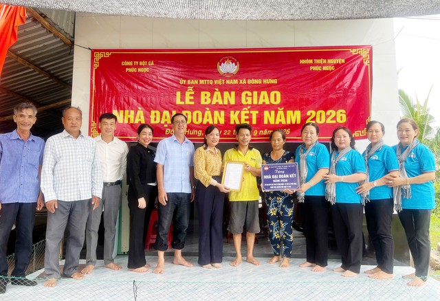 An Giang: Bàn giao 6 căn nhà Đại đoàn kết cho các hộ có hoàn cảnh khó khăn ở xã Tân Thạnh, Đông Hoà và Đông Hưng- Ảnh 2.