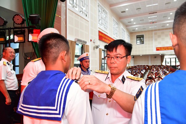 Trung tâm Huấn luyện Vùng 2 Hải quân bế mạc khoá đào tạo hạ sĩ quan chỉ huy- Ảnh 2.