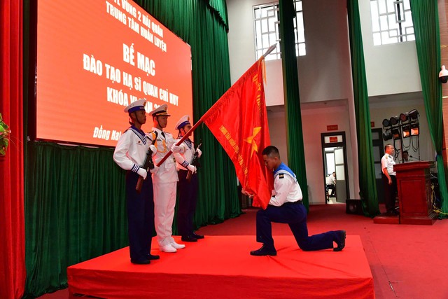 Trung tâm Huấn luyện Vùng 2 Hải quân bế mạc khoá đào tạo hạ sĩ quan chỉ huy- Ảnh 4.