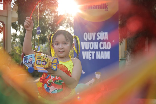 Gần 40.000 trẻ em cả nước vui đón Trung thu cùng Vinamilk- Ảnh 11.