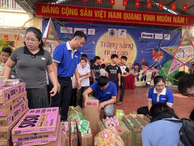 Gần 40.000 trẻ em cả nước vui đón Trung thu cùng Vinamilk- Ảnh 12.