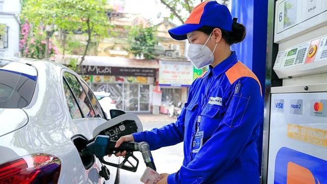 Giá xăng tăng tiếp 1.258-1.451 đồng/lít kỳ điều hành 24/9 - Ảnh 1.