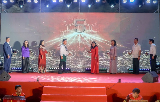 Khai mạc Hội chợ ẩm thực Trăng Đoàn Viên - Mỹ Vị Tây Đô- Ảnh 5.