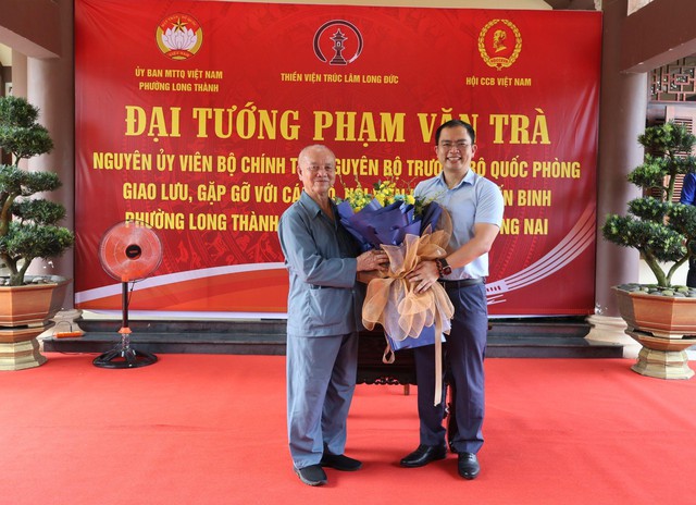 Đại tướng Phạm Văn Trà giao lưu, tặng quà các cựu chiến binh Đồng Nai - Ảnh 1.