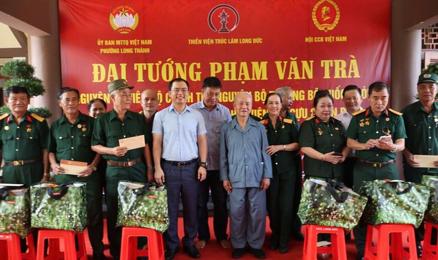 Đại tướng Phạm Văn Trà giao lưu, tặng quà các cựu chiến binh Đồng Nai - Ảnh 3.